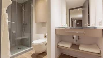 Apartment, 1 Queen-Bett | Badezimmer | Dusche, Haartrockner, Handtücher
