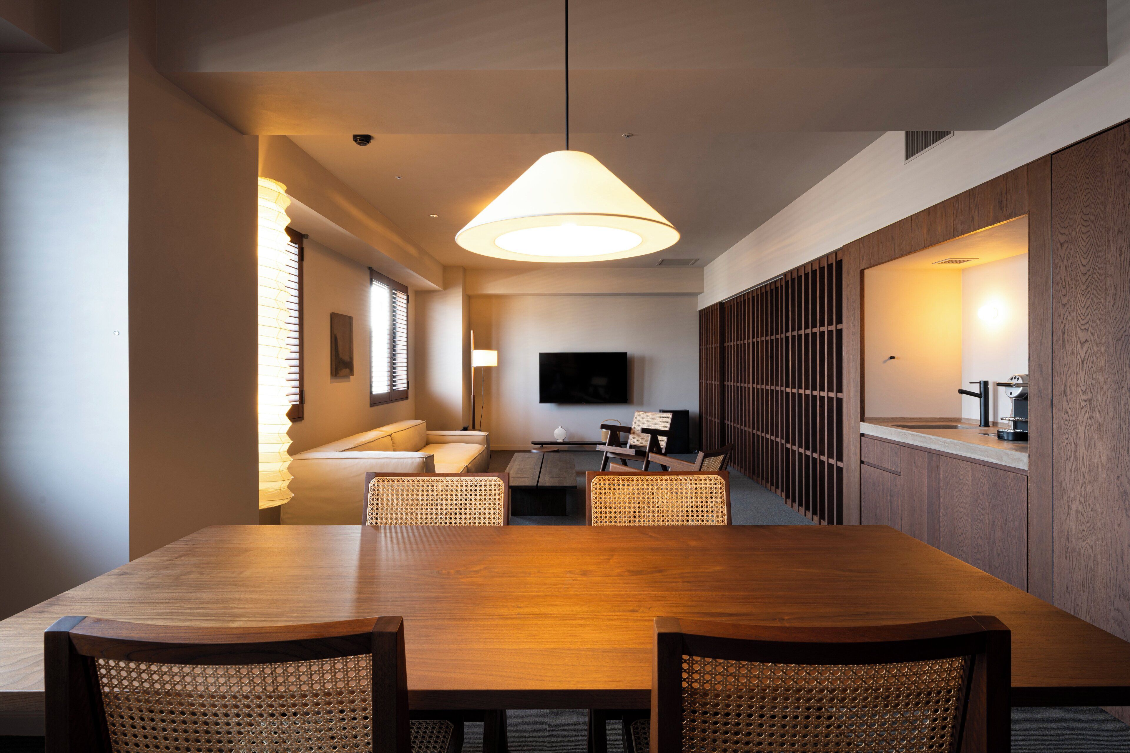 in-room safe, soundproofing, bed sheets