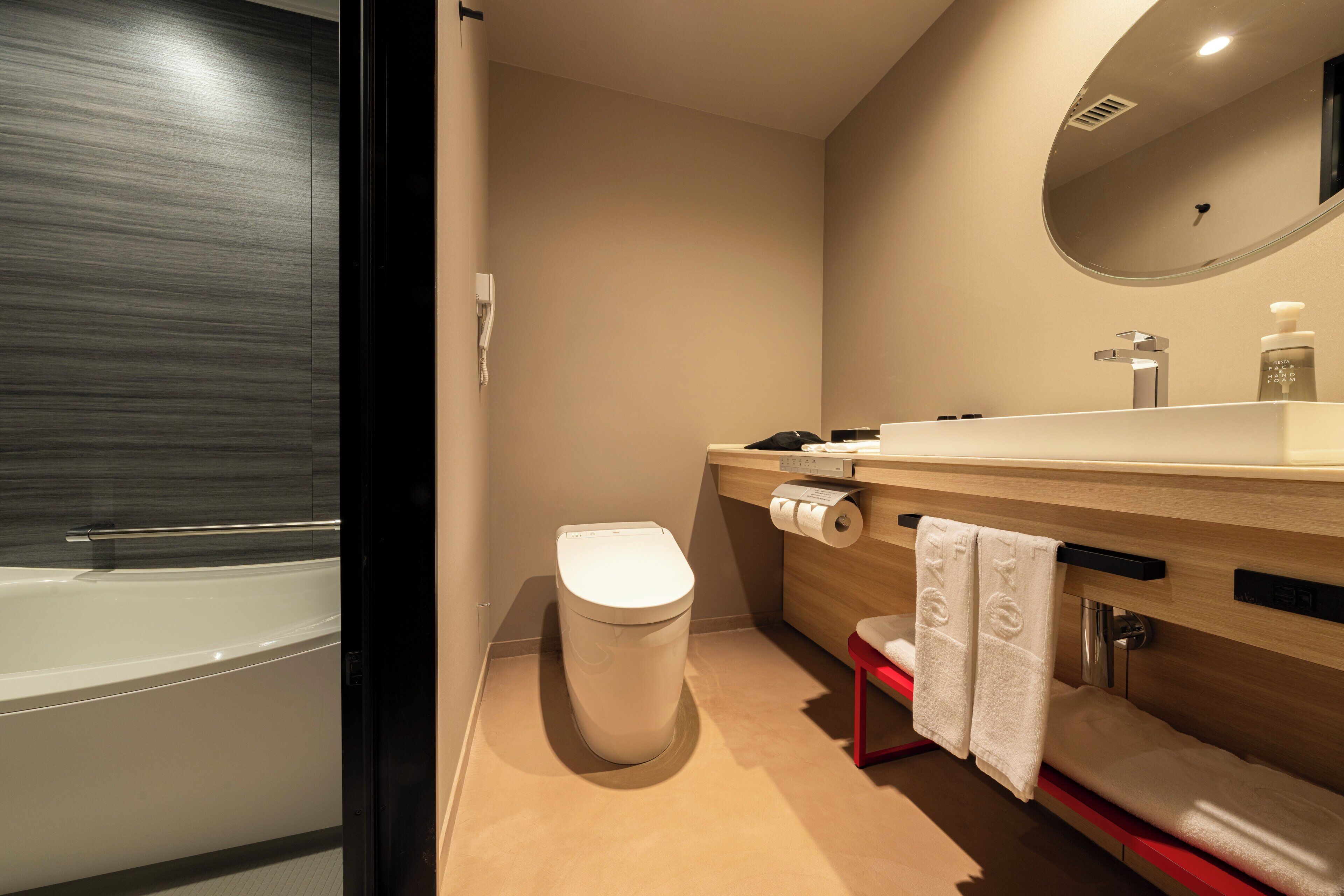 in-room safe, soundproofing, bed sheets