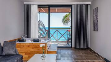 Romantic Room, 1 Queen Bed, Jetted Tub, Sea View | Premium bedding, free minibar, blackout curtains, soundproofing