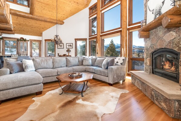 TV, fireplace, offices