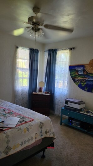 2 chambres, fer et planche à repasser, Wi-Fi gratuit, draps fournis