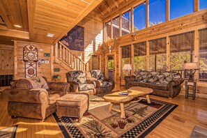 TV, fireplace, video games - Brown Bear Lodge, Hot Tub, Awesome Game Room, Panoramic Views, Free Tickets!!! (Sevierville)