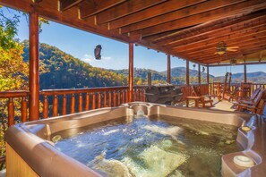 Terrace/patio - Brown Bear Lodge, Hot Tub, Awesome Game Room, Panoramic Views, Free Tickets!!! (Sevierville)