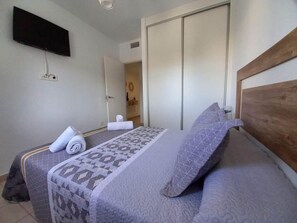 2 chambres, lit parapluie, Wi-Fi, draps fournis