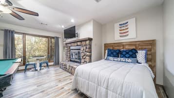 3 bedrooms, iron/ironing board, travel crib, free WiFi