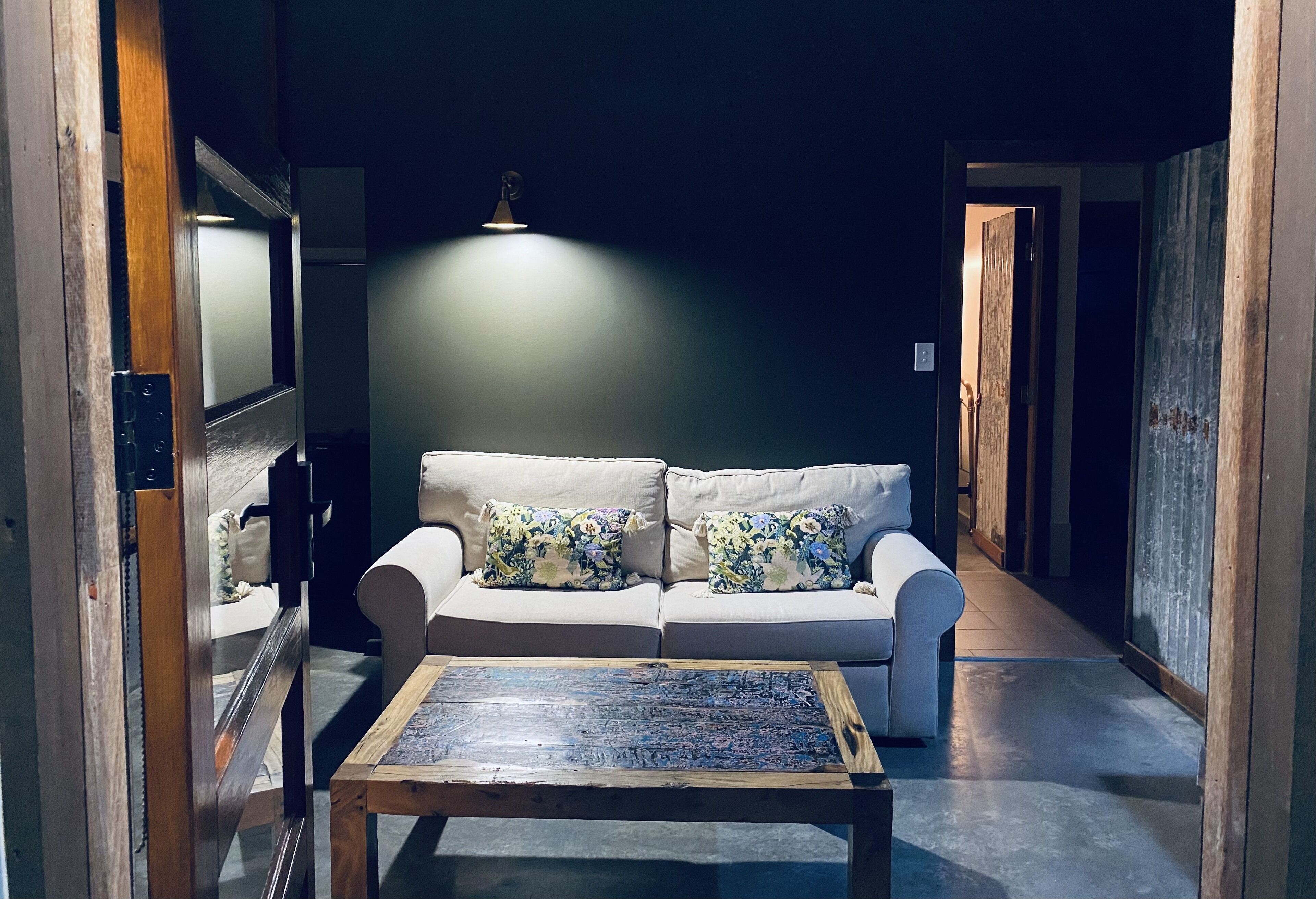 Tranquil & beautifully decorated new 1BR cottage  central to Dunsborough — image 7