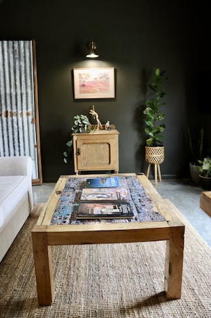 Smart TV, books. EcoLuxe Dunsborough - Gorgeous Central Cottage - with private courtyard.