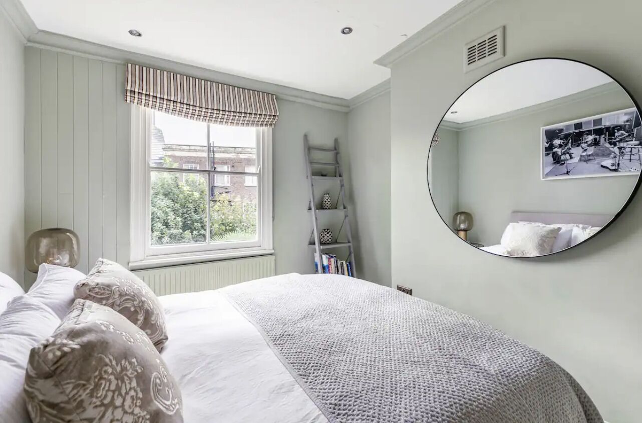 2 bedrooms, iron/ironing board, travel cot, free WiFi