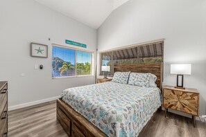 3 bedrooms, desk, iron/ironing board, travel crib