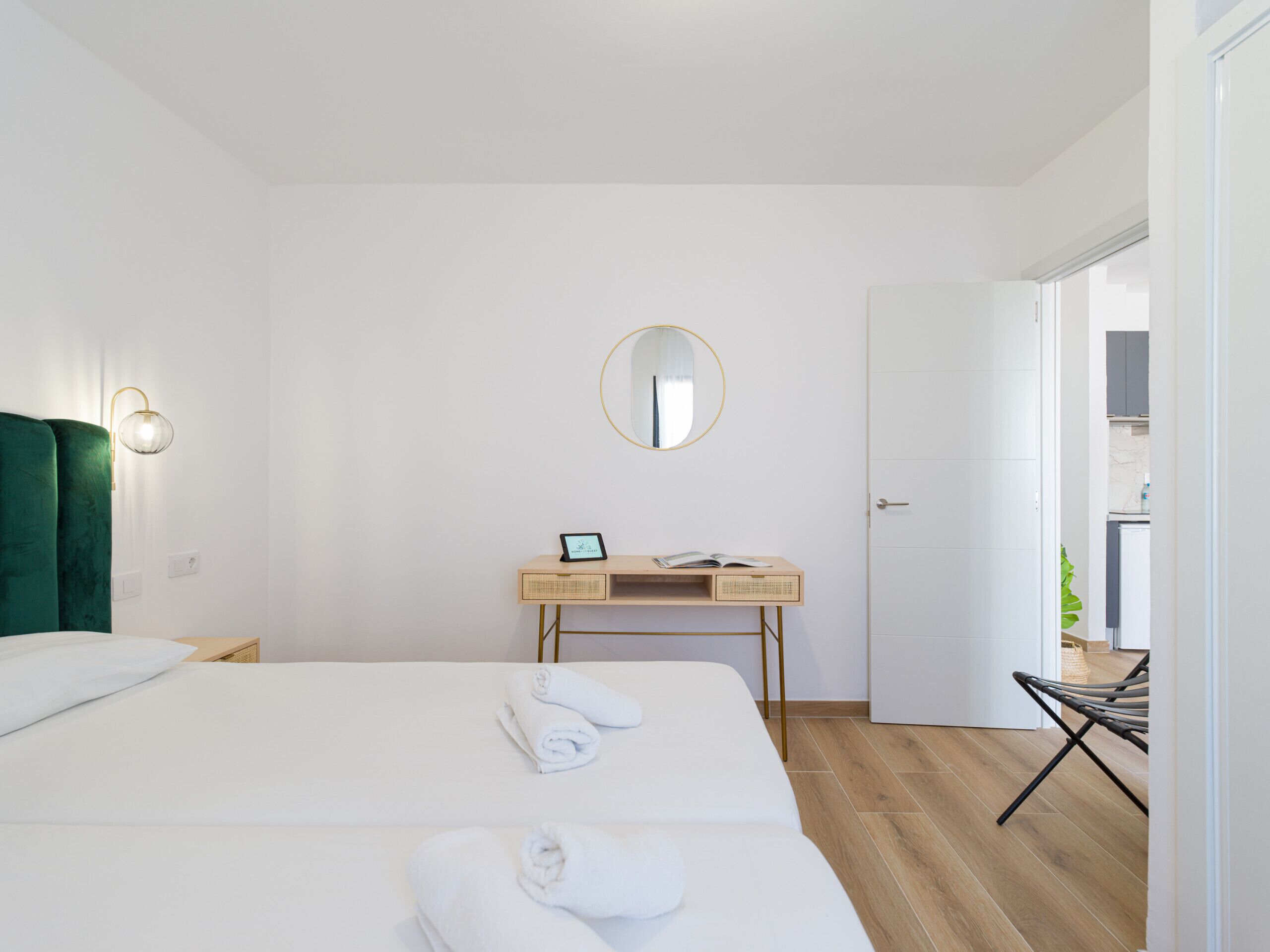 1 dormitorio, caja fuerte, ropa de cama