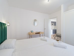 1 makuuhuone, tallelokero huoneessa, vuodevaatteet