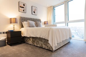 Luxury Apartment | 2 bedrooms, Egyptian cotton sheets, premium bedding, free WiFi