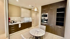 Apartment (0 Bedroom) | Private kitchenette | Microwave, oven, dishwasher, toaster - Brand new Studio With Balcony at Park View (Dubai)