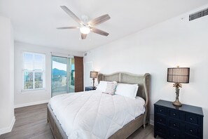 3 slaapkamers, een strijkplank/strijkijzer, gratis wifi, beddengoed