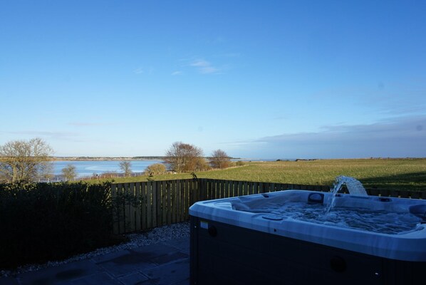 مغطس سبا خارجي