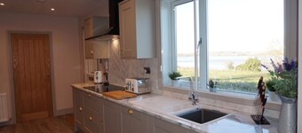 The Old Toll House - a house that sleeps 8 guests in 3 bedrooms - Retreat Group