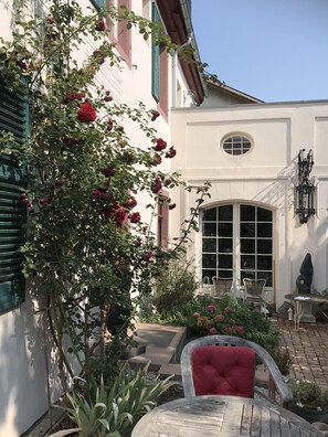 Terrace/patio - A piece of German history and charm (Ingelheim am Rhein)