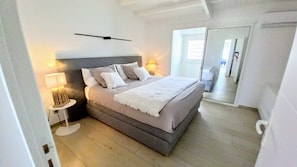 1 chambre, bureau, fer et planche à repasser, Wi-Fi