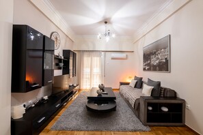 City Apartment | Living area
