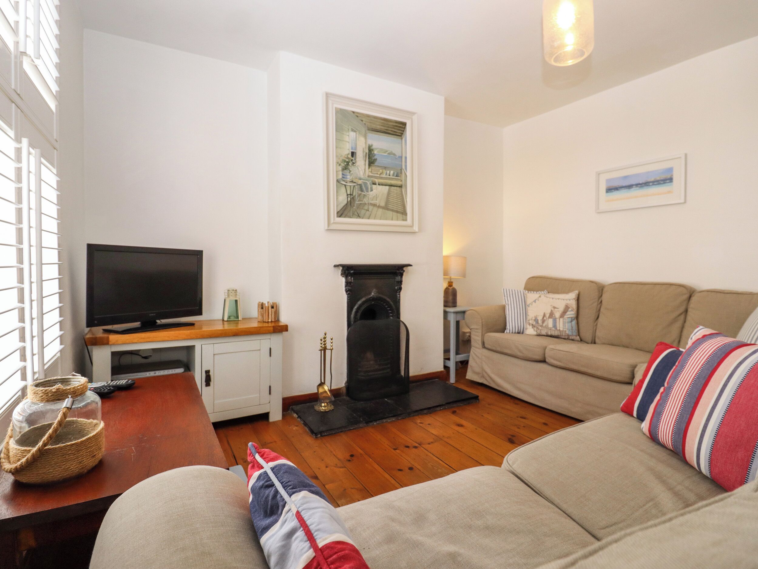 Cottage | Living area | Flat-screen TV