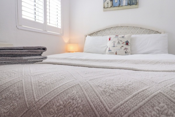 Cottage | 3 bedrooms, desk, WiFi (free), individually decorated