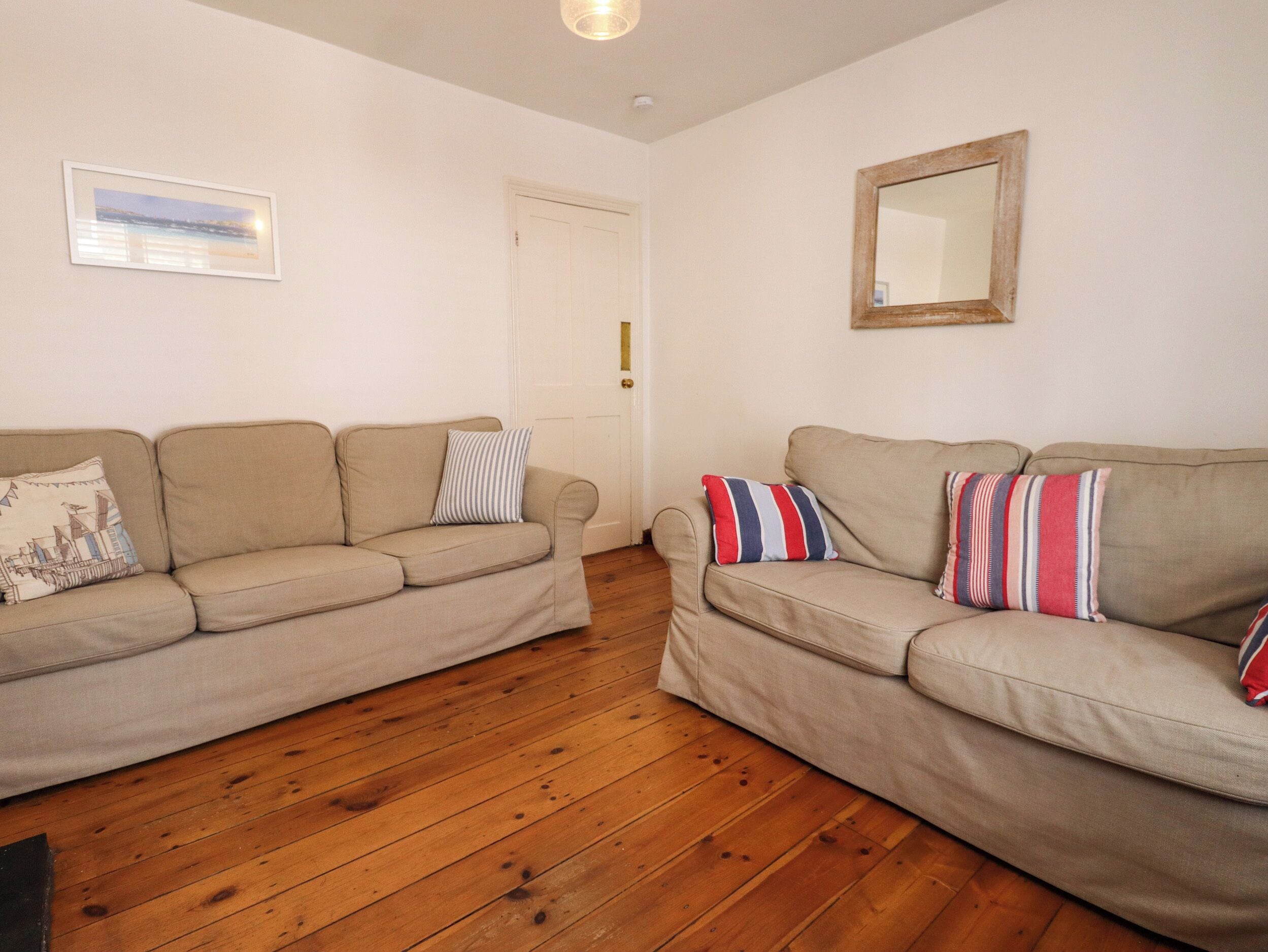 Cottage | Living area | Flat-screen TV