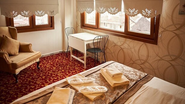 Unclassified image, 1 of 3, button - Taksim otto süit (Istanbul)