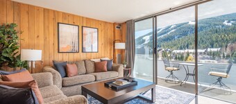 Large nicely appointed condo, giant deck, free WiFi, Heated garage parking