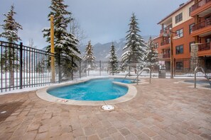 Pool - Steps away from Super Bee Lift, wifi, underground parking (Copper Mountain)
