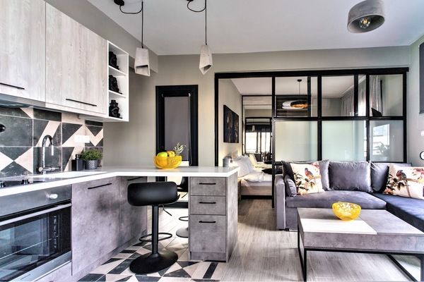 Apartamento luxo | Área de estar | Smart TV 40 polegadas com canais digitais, TV, Netflix