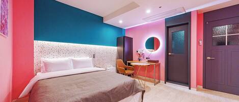 Desk, free WiFi, bed sheets