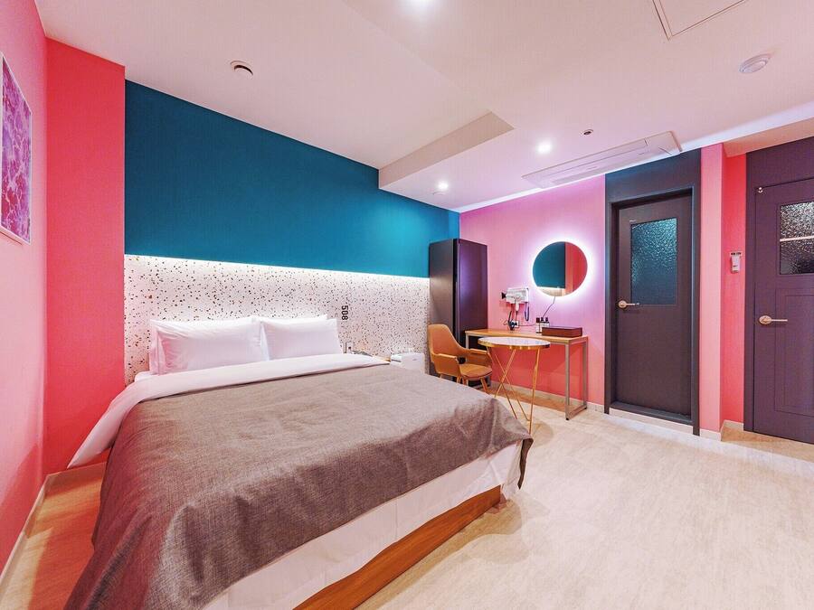 VIP Room (Korean Food Service) | Desk, soundproofing, WiFi (free), bed sheets