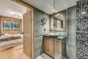 Bathtub