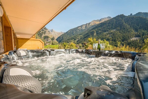 Bain à remous extérieur