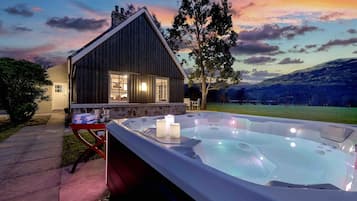 Cottage, Multiple Beds | Spa