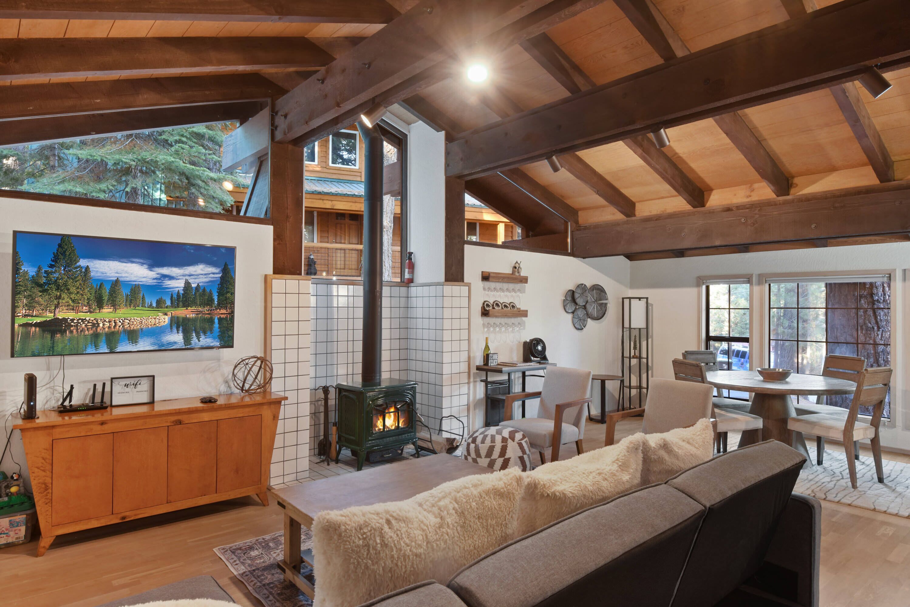 House, Multiple Beds, Balcony | Living room | TV, fireplace