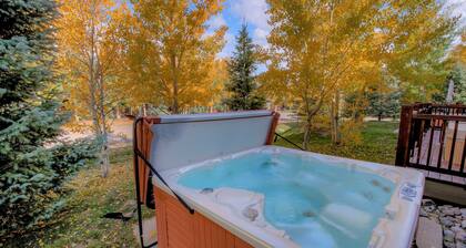 Beautiful Unit in Quiet Area w/ Shuttle to Slopes