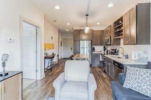 Condo, 1 Queen Bed with Sofa bed, Kitchen | Private kitchen