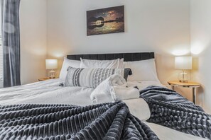 Condo, 1 Queen Bed with Sofa bed, Kitchen | 1 bedroom, free WiFi - Music City Retreat (Nashville)