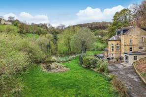 Property grounds - Belvedere Farm (Halifax)
