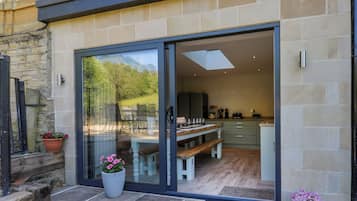 Cottage | Outdoor dining