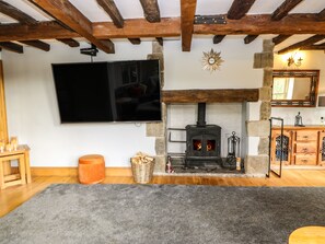 Cottage | 6 bedrooms, individually decorated, individually furnished, free WiFi - Belvedere Farm (Halifax)