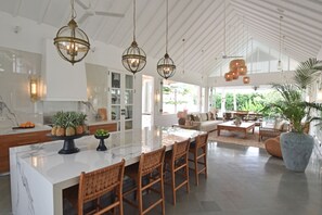 Interior - Ultra Luxury | 1000m2 | 15 Staff | Best In Villa Dining in Bali | AC throughout (Bali)