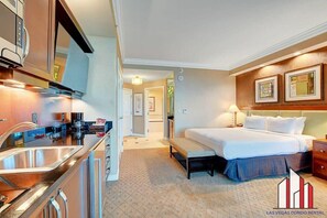 In-room safe, desk, iron/ironing board, free WiFi