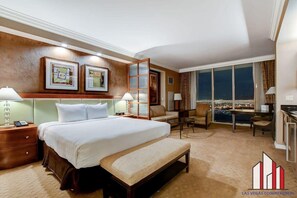 In-room safe, desk, iron/ironing board, free WiFi - MGM Signature-28-816 Jacuzzi Studio (Las Vegas)