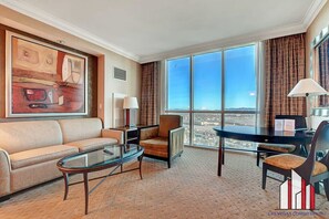 TV, offices - MGM Signature-28-816 Jacuzzi Studio (Las Vegas)