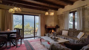 Superior Chalet, 3 Bedrooms, Fireplace, Mountain View | 3 bedrooms, individually furnished, laptop workspace, iron/ironing board