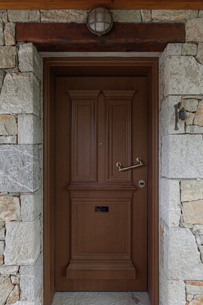Front of property - Parnassus Dreamwood Chalet (Makrakomi)
