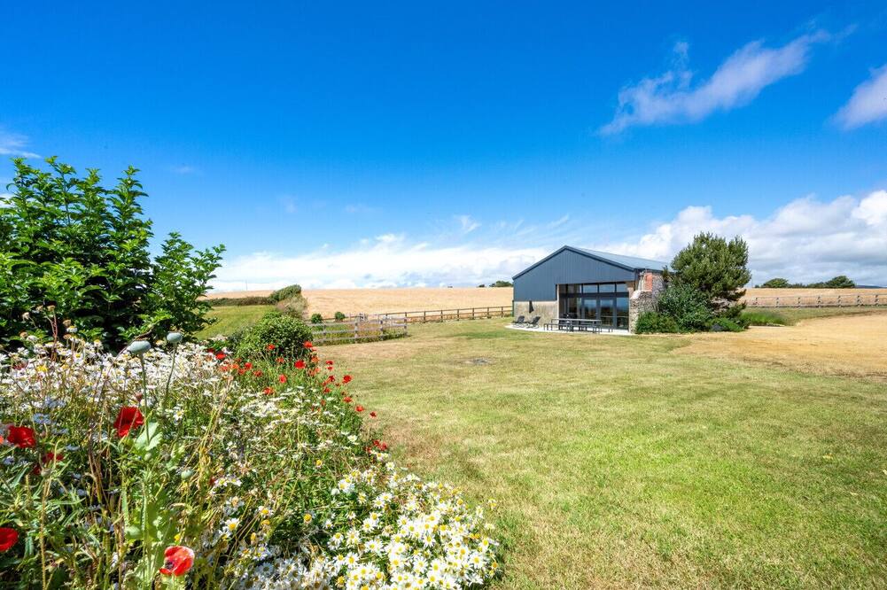 Wans Barton - Four Bedroom House, Sleeps 10